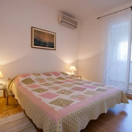 Apartment Parenzana *